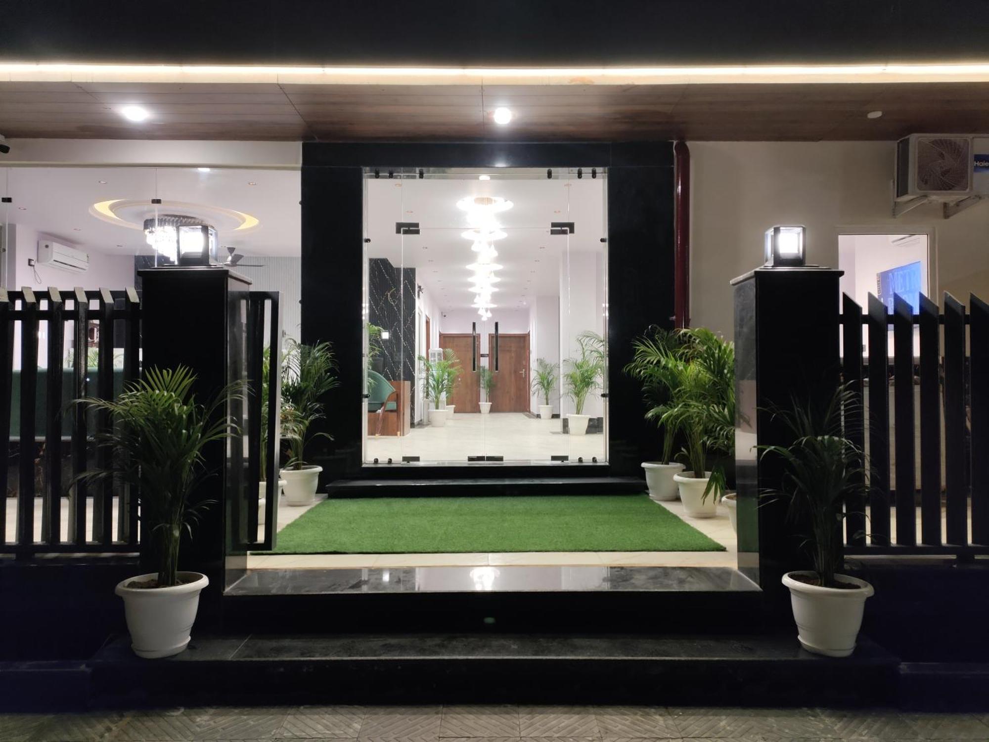 Emerald Suites Грейтър Нойда Екстериор снимка