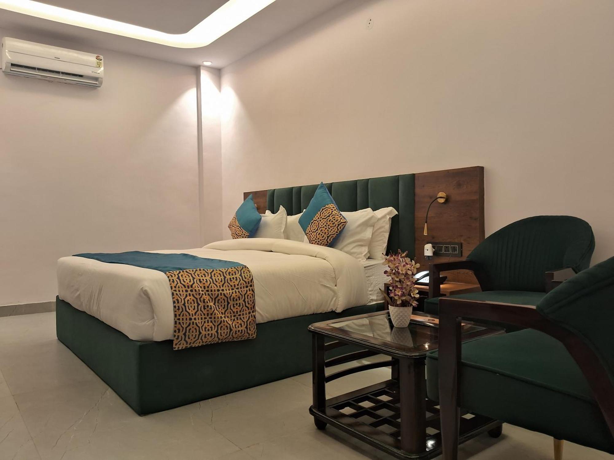 Emerald Suites Грейтър Нойда Стая снимка